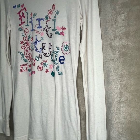 FLIRTITUDE LONG-SLEEVE TOP - Picture 4 of 10